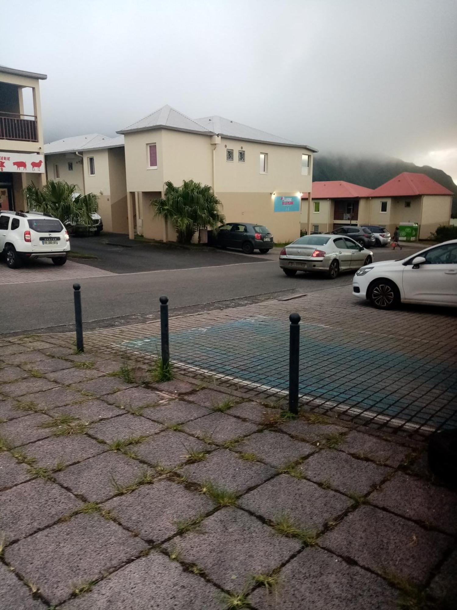 Three La Plaine des Palmistes Exterior photo